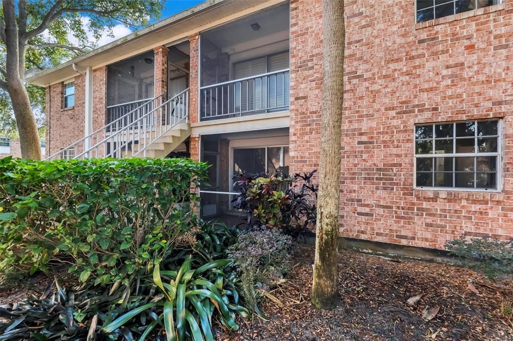 For Rent: $1,650 (2 beds, 1 baths, 1000 Square Feet)