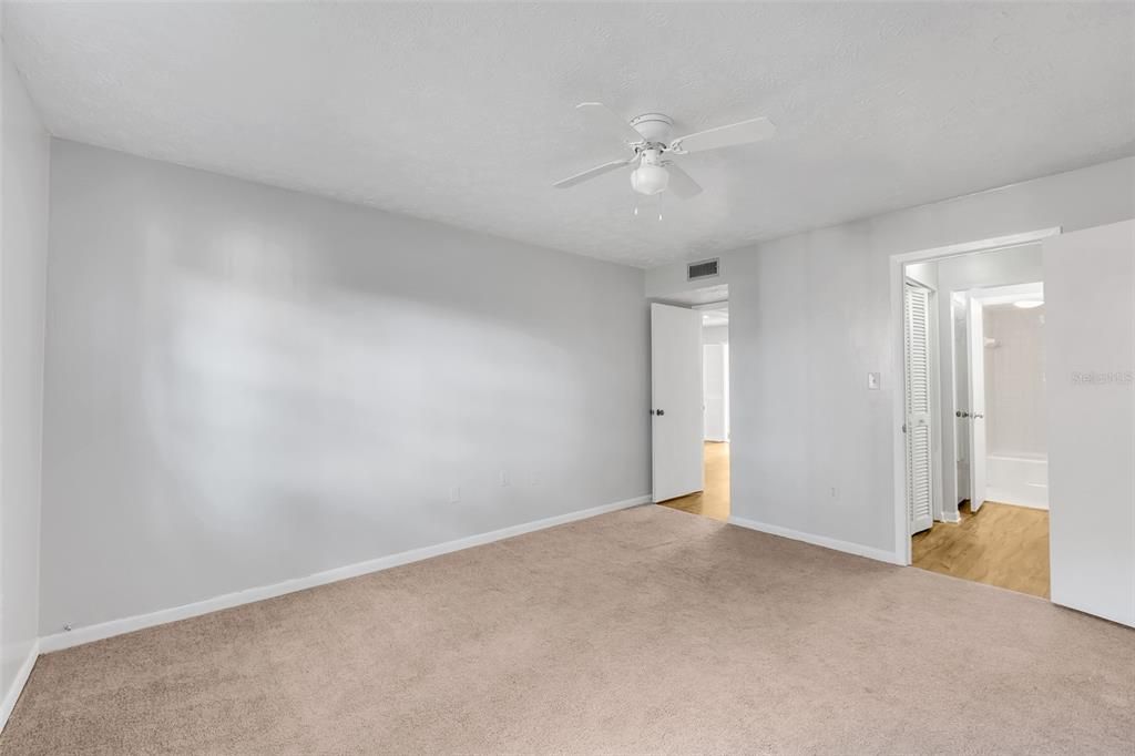 For Rent: $1,650 (2 beds, 1 baths, 1000 Square Feet)