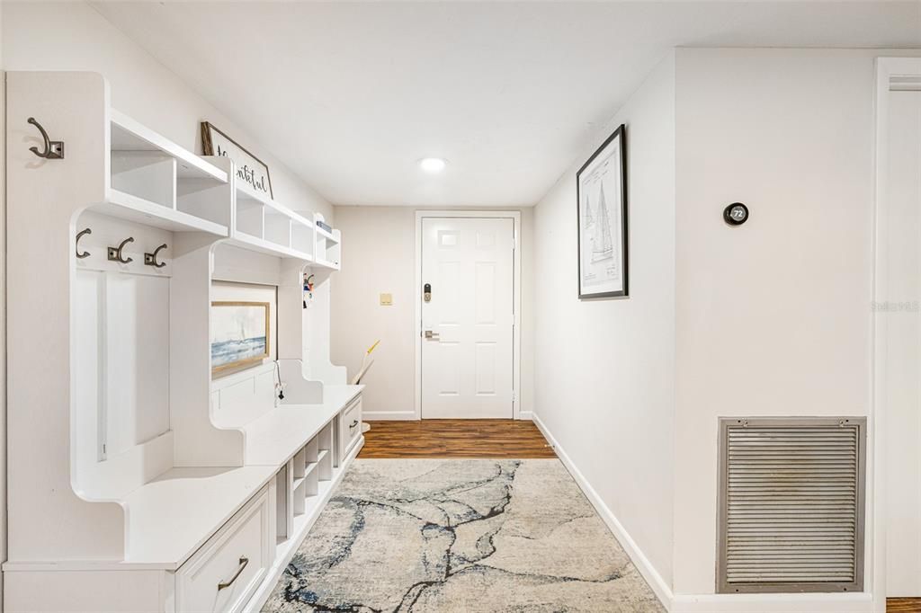 En Venta: $445,000 (3 camas, 2 baños, 2069 Pies cuadrados)