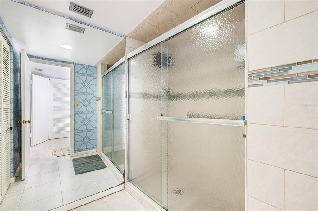 En Venta: $445,000 (3 camas, 2 baños, 2069 Pies cuadrados)