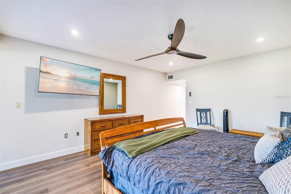 En Venta: $445,000 (3 camas, 2 baños, 2069 Pies cuadrados)