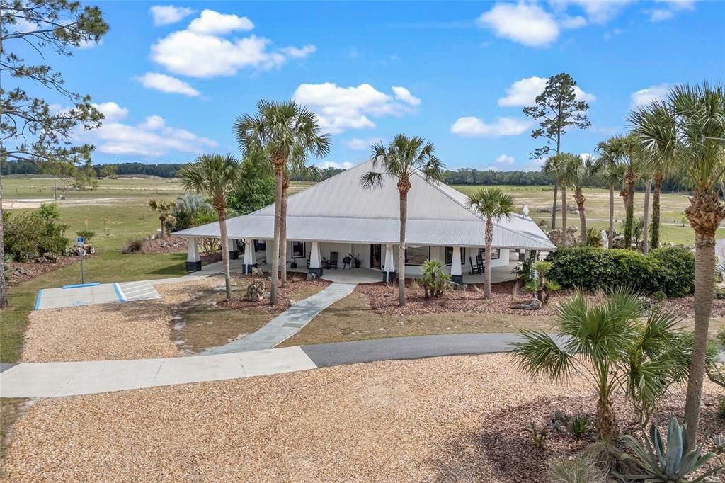 待售: $299,900 (1.02 acres)