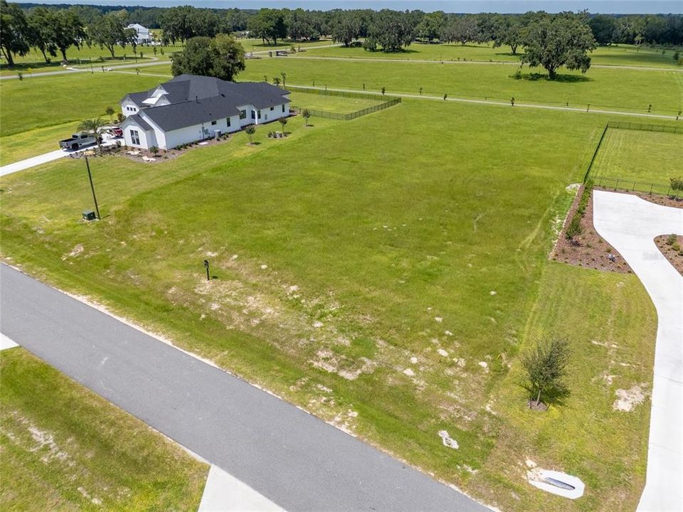 待售: $299,900 (1.02 acres)