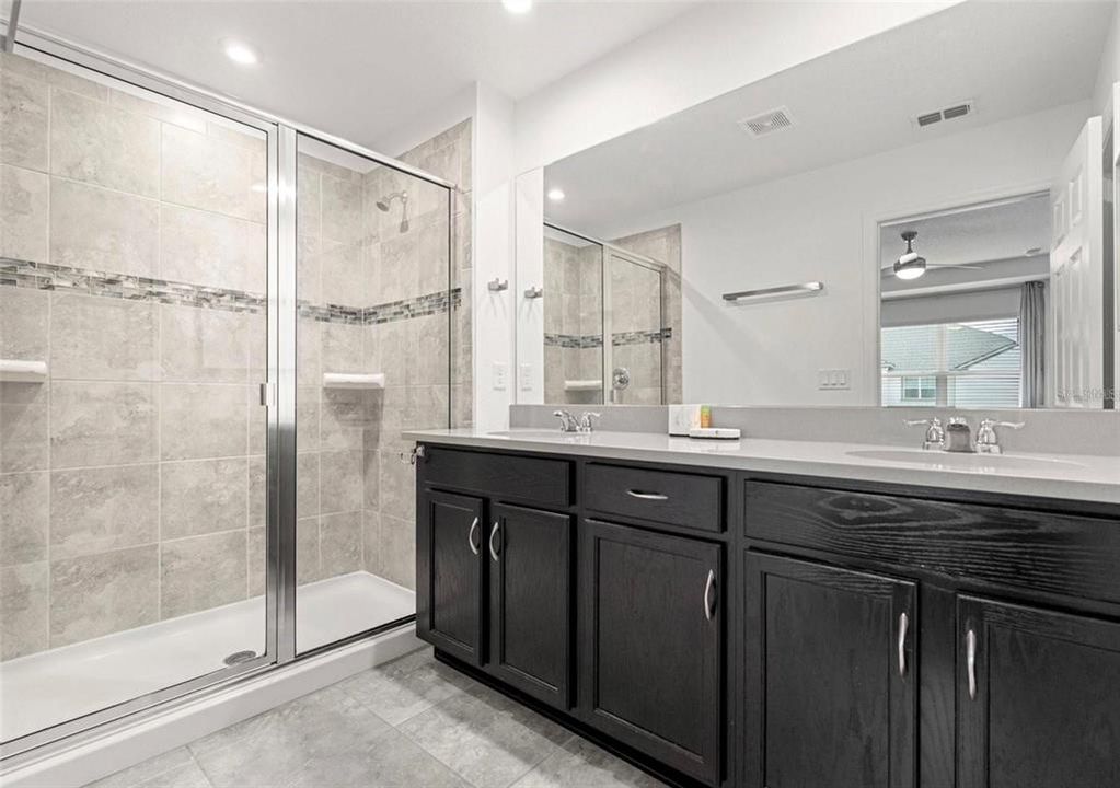 待售: $499,900 (4 贝兹, 4 浴室, 2090 平方英尺)