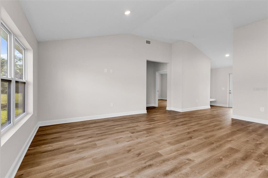 For Rent: $1,950 (3 beds, 2 baths, 1620 Square Feet)