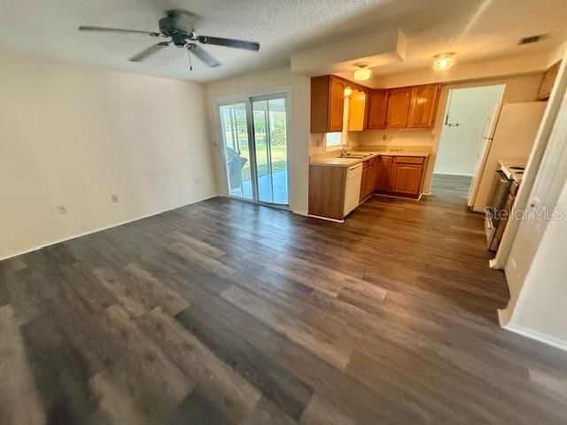 En Venta: $565,000 (3 camas, 2 baños, 1554 Pies cuadrados)