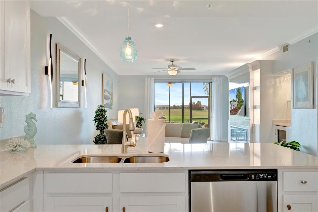 待售: $419,000 (2 贝兹, 2 浴室, 1329 平方英尺)