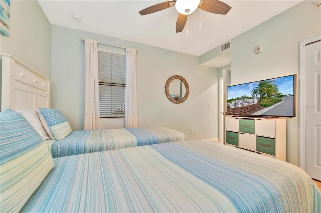 待售: $419,000 (2 贝兹, 2 浴室, 1329 平方英尺)