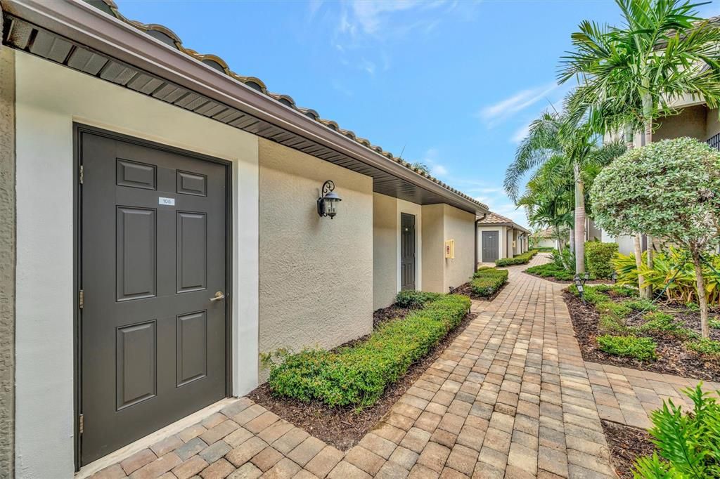 待售: $419,000 (2 贝兹, 2 浴室, 1329 平方英尺)