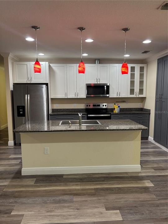 В аренду: $2,300 (3 спален, 2 ванн, 2086 Квадратных фут)