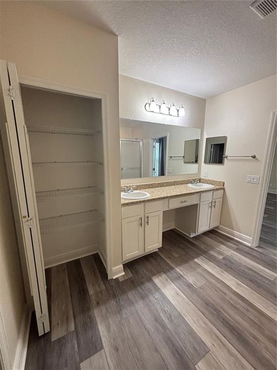 В аренду: $2,300 (3 спален, 2 ванн, 2086 Квадратных фут)