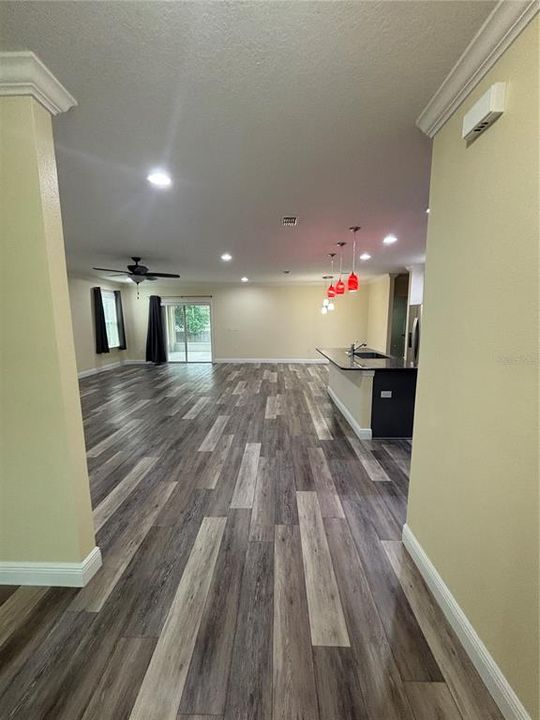 В аренду: $2,300 (3 спален, 2 ванн, 2086 Квадратных фут)