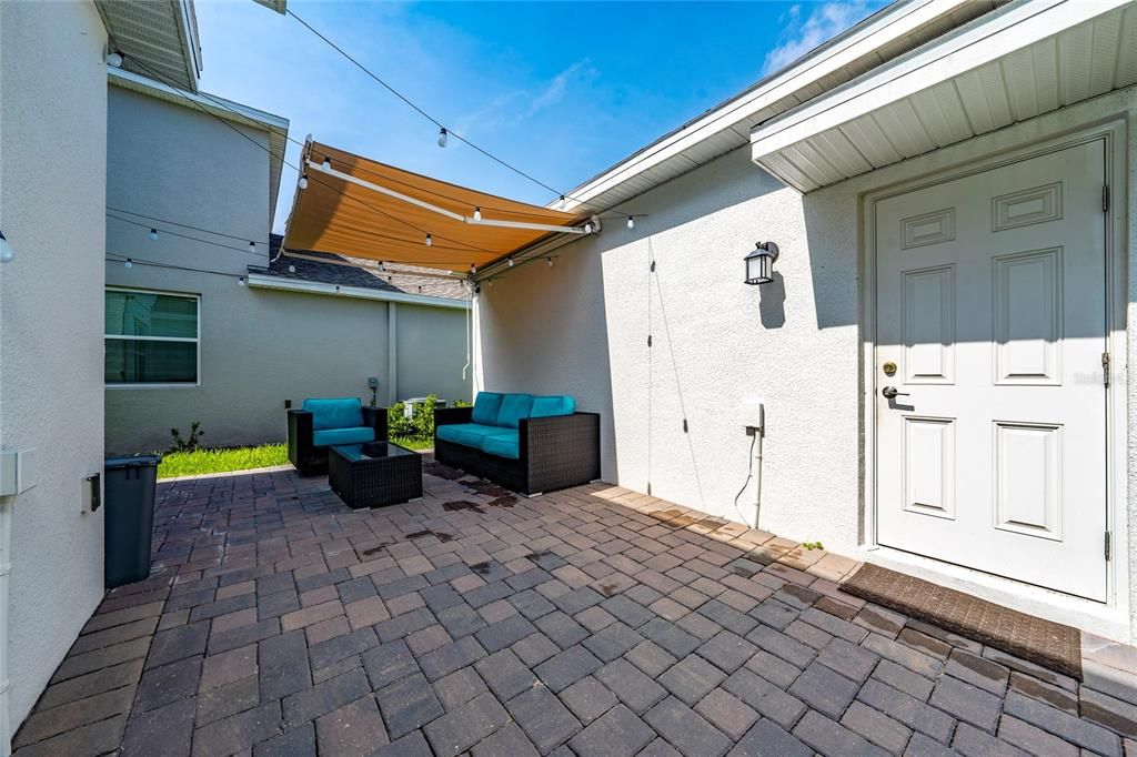 For Rent: $3,000 (3 beds, 2 baths, 2203 Square Feet)