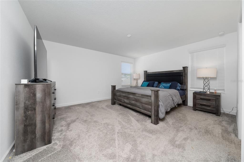 For Rent: $3,000 (3 beds, 2 baths, 2203 Square Feet)