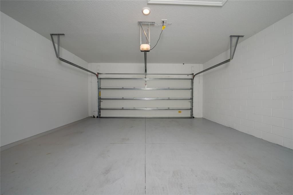 For Rent: $3,000 (3 beds, 2 baths, 2203 Square Feet)