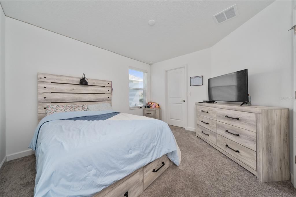 For Rent: $3,000 (3 beds, 2 baths, 2203 Square Feet)