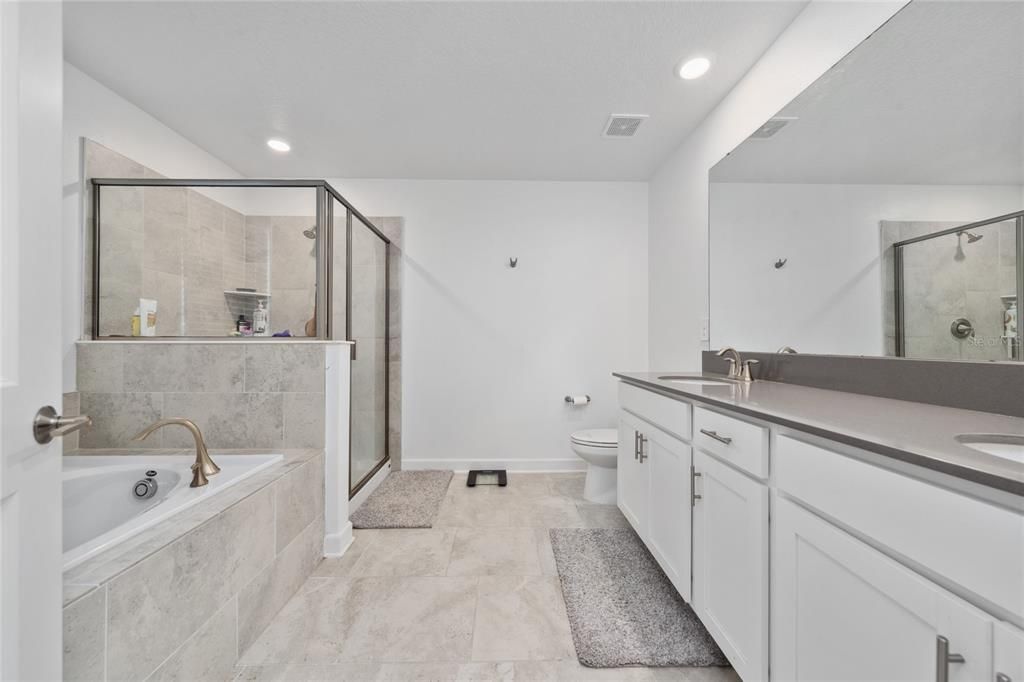 For Rent: $3,000 (3 beds, 2 baths, 2203 Square Feet)