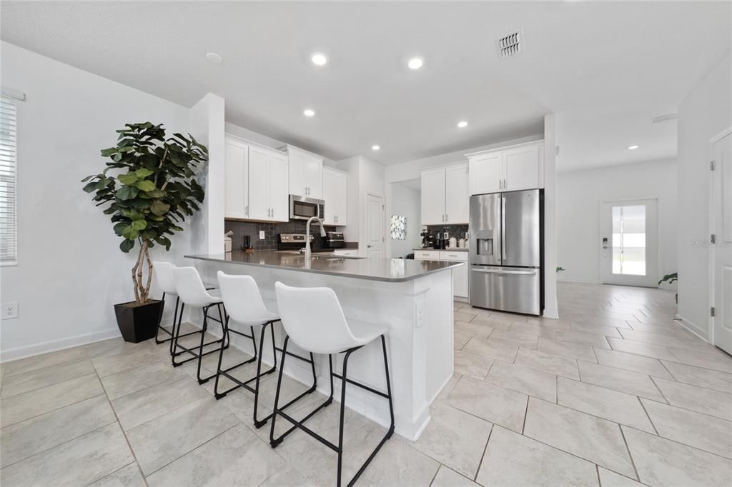 For Rent: $3,000 (3 beds, 2 baths, 2203 Square Feet)