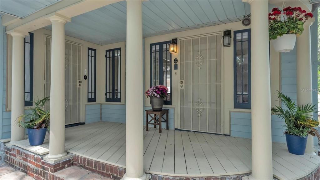 For Sale: $375,000 (3 beds, 2 baths, 1894 Square Feet)