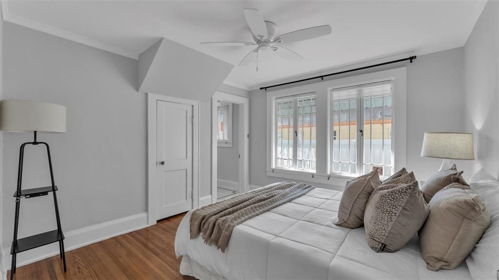 For Sale: $375,000 (3 beds, 2 baths, 1894 Square Feet)