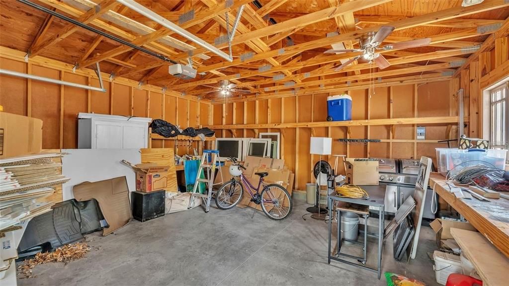 For Sale: $375,000 (3 beds, 2 baths, 1894 Square Feet)