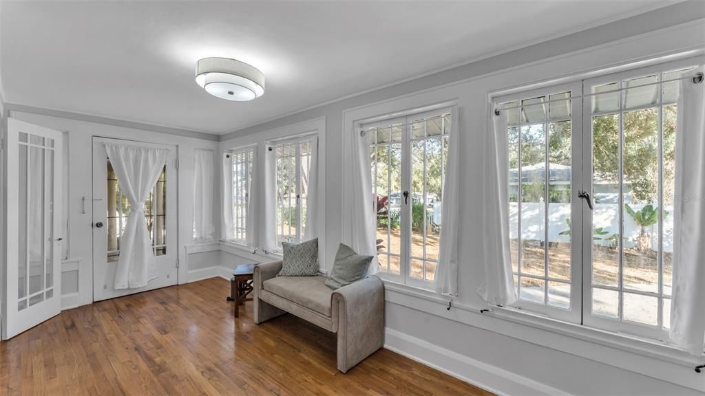 For Sale: $375,000 (3 beds, 2 baths, 1894 Square Feet)