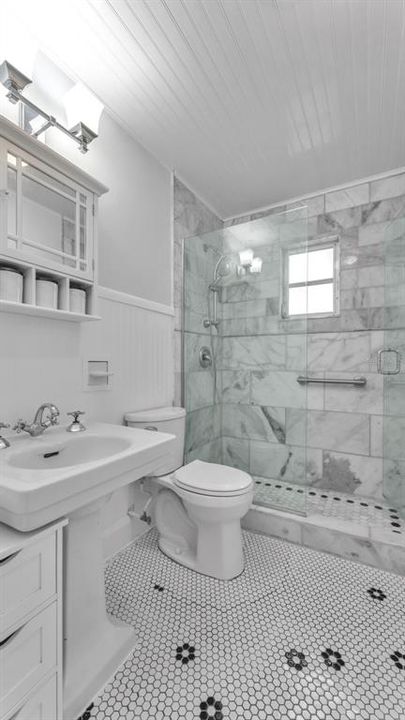 For Sale: $375,000 (3 beds, 2 baths, 1894 Square Feet)