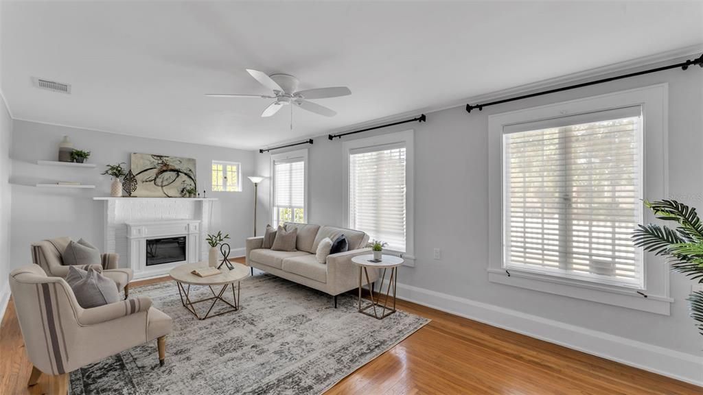 For Sale: $375,000 (3 beds, 2 baths, 1894 Square Feet)