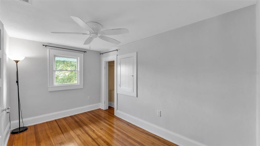 For Sale: $375,000 (3 beds, 2 baths, 1894 Square Feet)