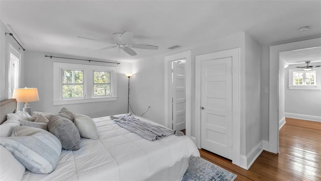 For Sale: $375,000 (3 beds, 2 baths, 1894 Square Feet)