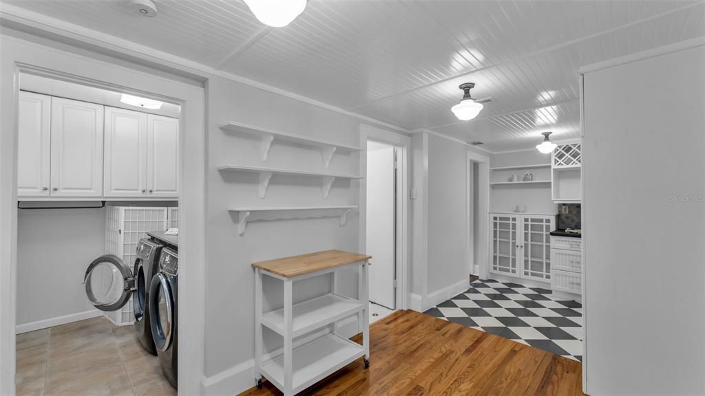 For Sale: $375,000 (3 beds, 2 baths, 1894 Square Feet)