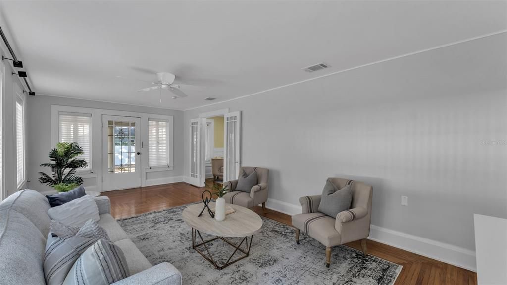 For Sale: $375,000 (3 beds, 2 baths, 1894 Square Feet)