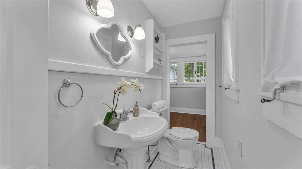 For Sale: $375,000 (3 beds, 2 baths, 1894 Square Feet)