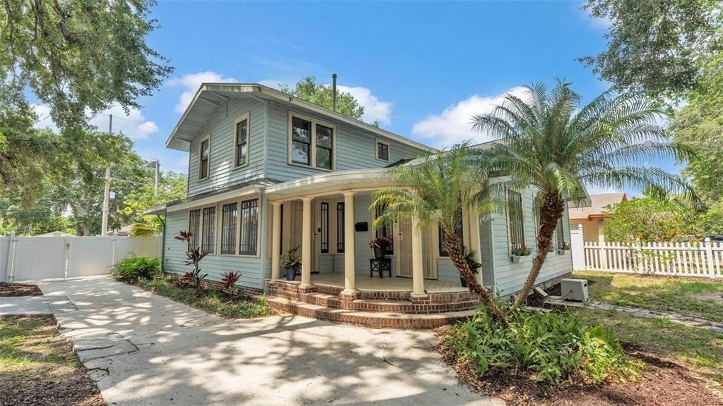 For Sale: $375,000 (3 beds, 2 baths, 1894 Square Feet)