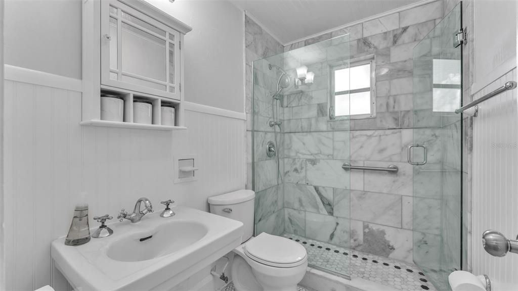 For Sale: $375,000 (3 beds, 2 baths, 1894 Square Feet)