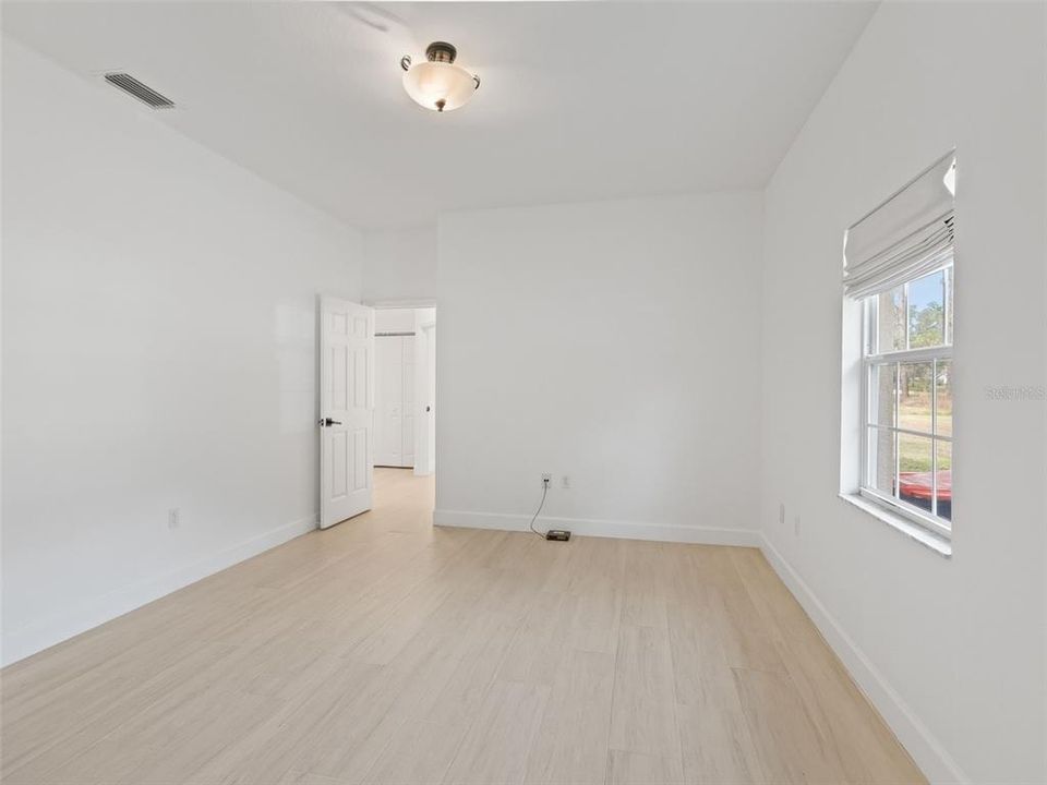 For Sale: $799,900 (3 beds, 2 baths, 2442 Square Feet)