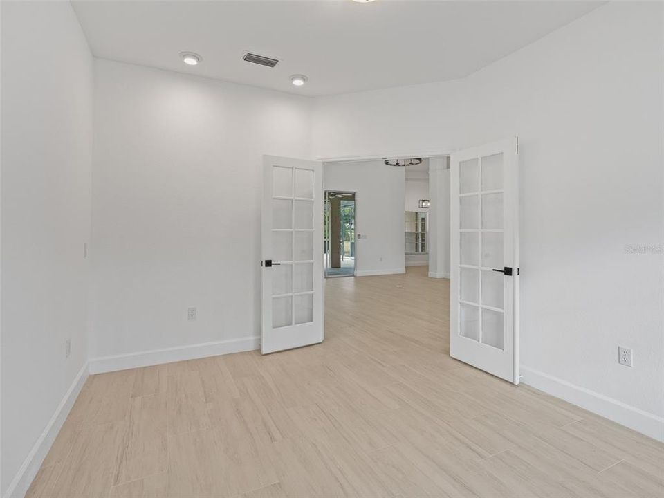 For Sale: $799,900 (3 beds, 2 baths, 2442 Square Feet)