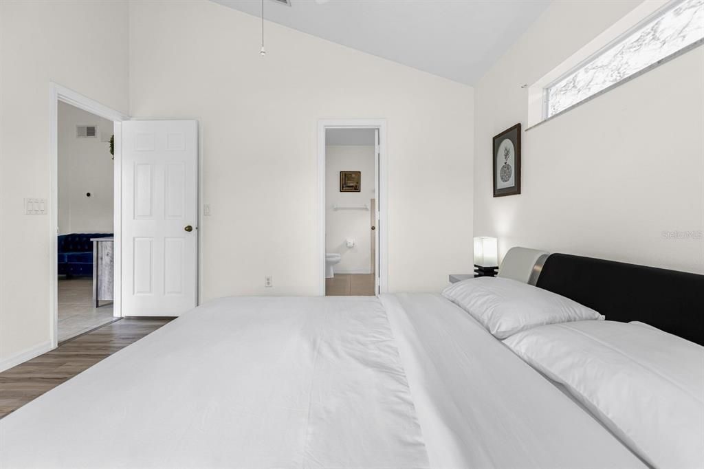 На продажу: $375,000 (4 спален, 2 ванн, 1397 Квадратных фут)