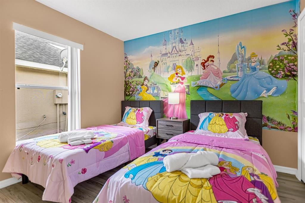 На продажу: $375,000 (4 спален, 2 ванн, 1397 Квадратных фут)