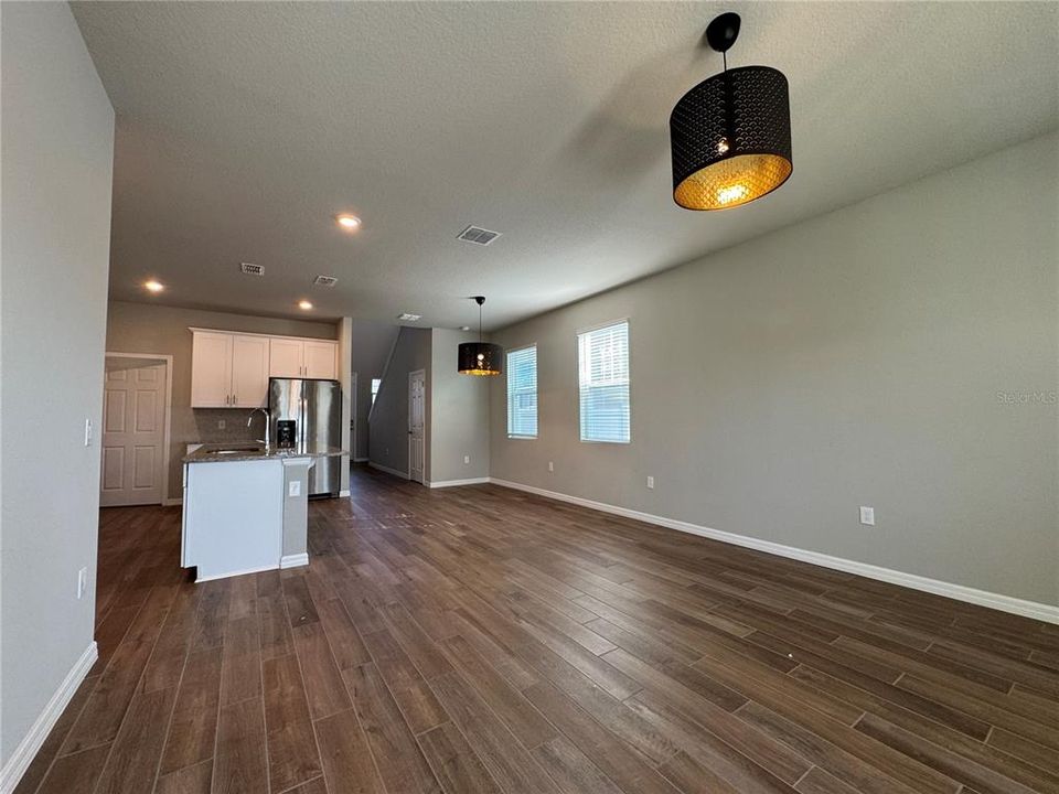 В аренду: $2,700 (4 спален, 2 ванн, 2082 Квадратных фут)