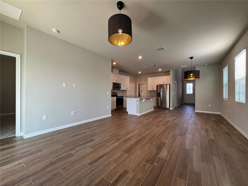 В аренду: $2,700 (4 спален, 2 ванн, 2082 Квадратных фут)