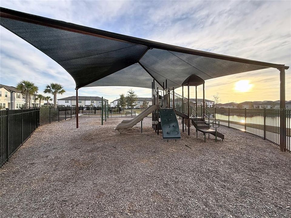 For Sale: $365,000 (3 beds, 2 baths, 1424 Square Feet)