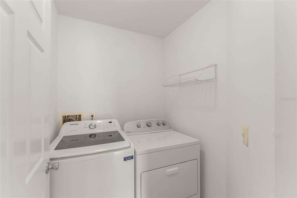 待售: $195,000 (2 贝兹, 2 浴室, 1110 平方英尺)