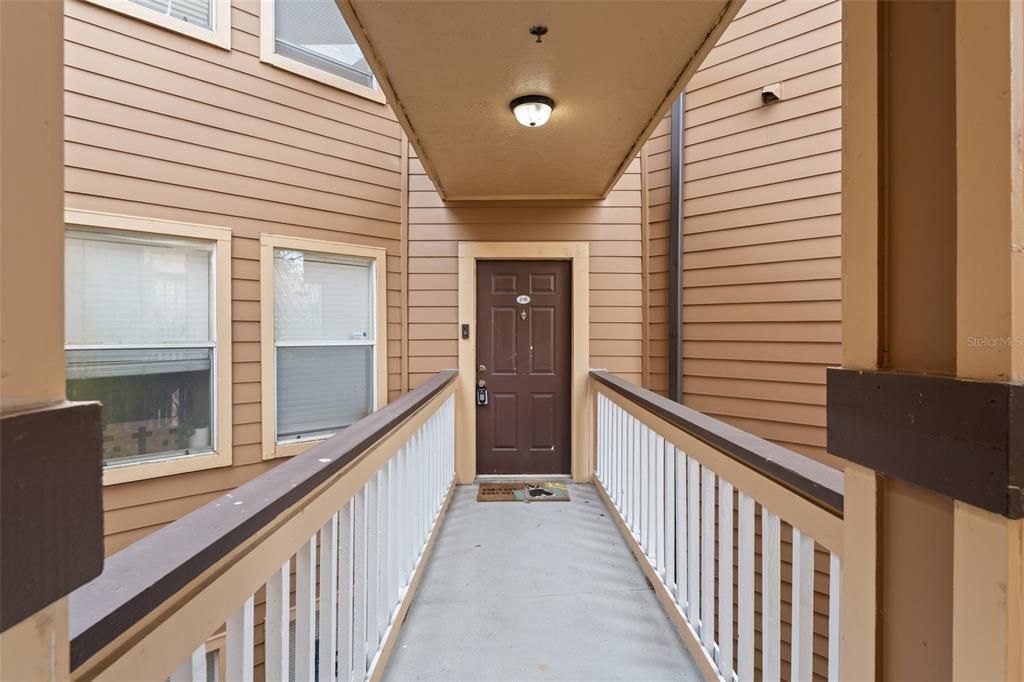 待售: $195,000 (2 贝兹, 2 浴室, 1110 平方英尺)