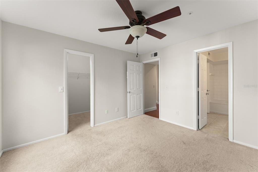 待售: $195,000 (2 贝兹, 2 浴室, 1110 平方英尺)