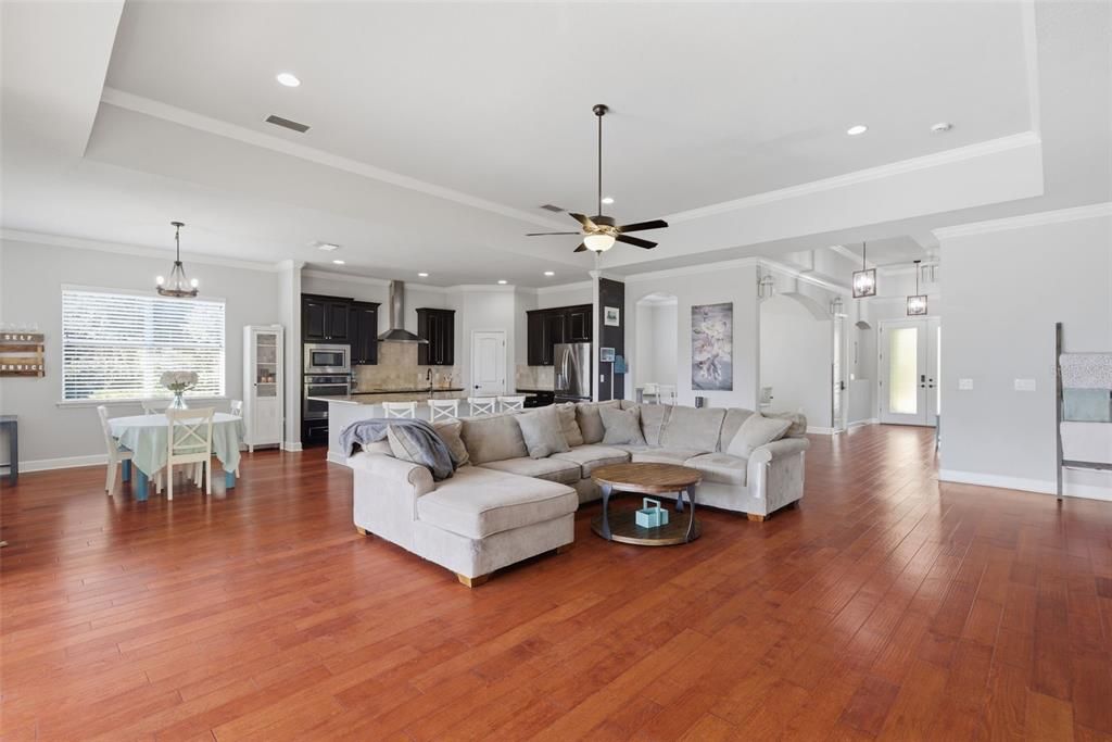 For Sale: $775,000 (4 beds, 3 baths, 2728 Square Feet)