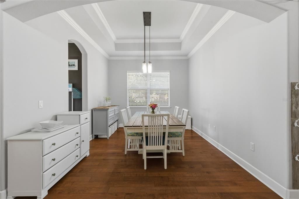 For Sale: $775,000 (4 beds, 3 baths, 2728 Square Feet)