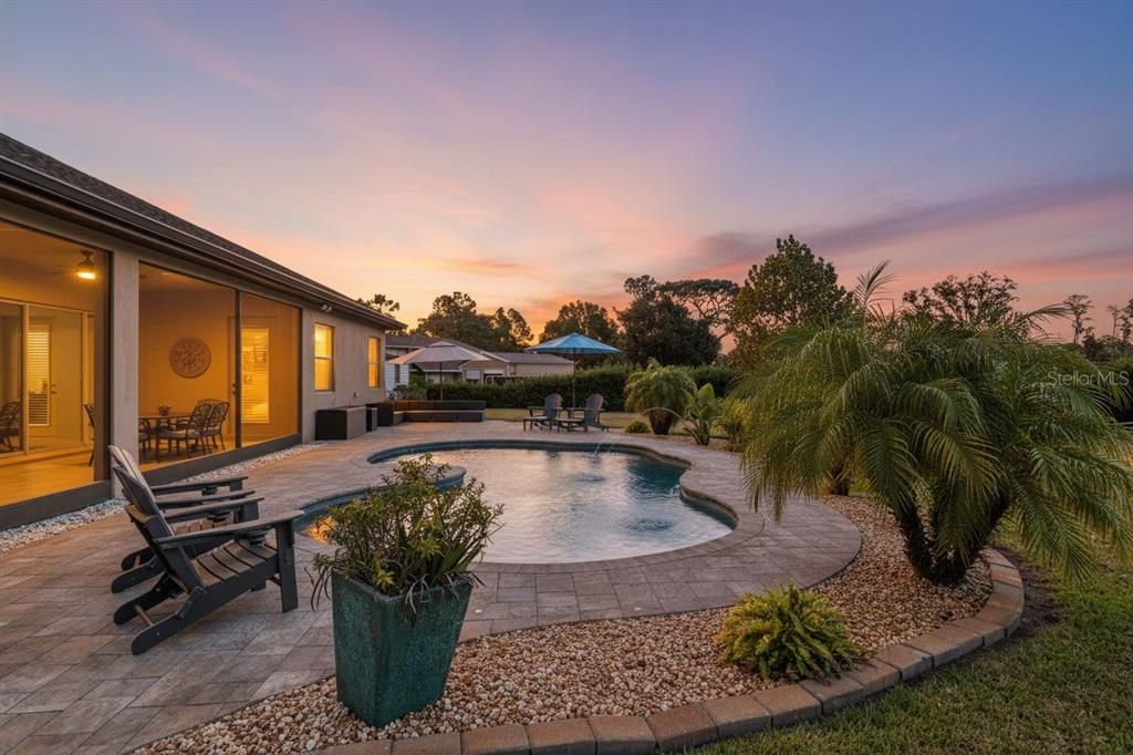 For Sale: $775,000 (4 beds, 3 baths, 2728 Square Feet)