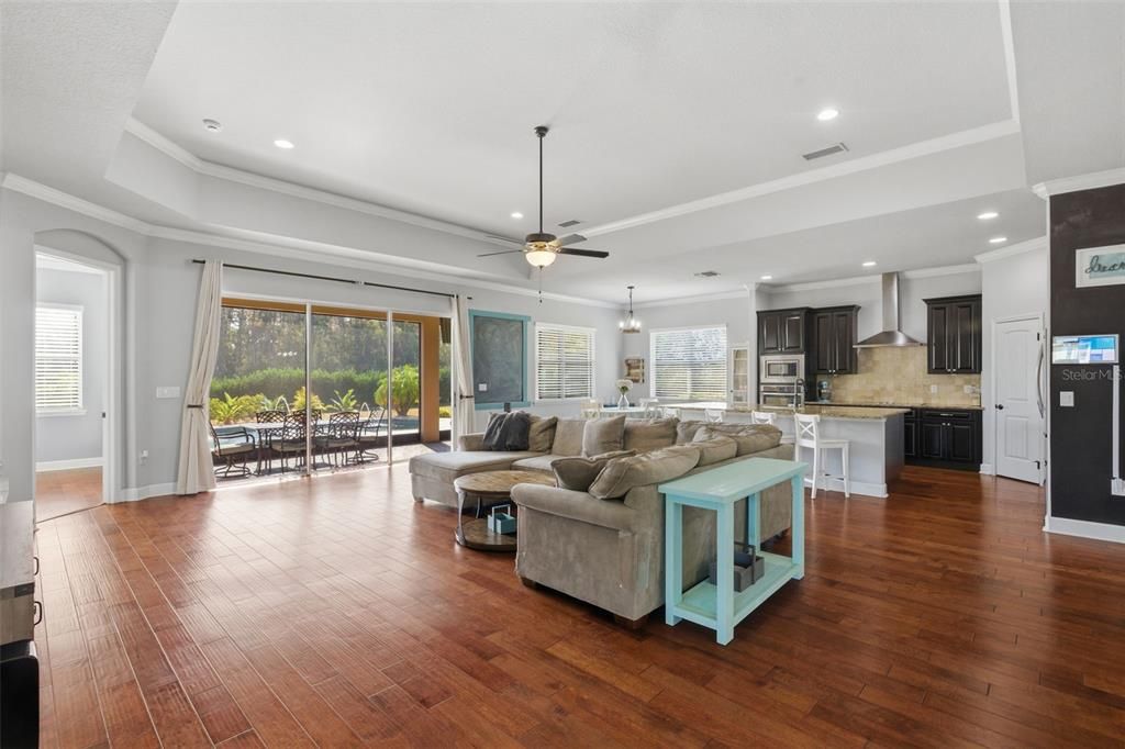 For Sale: $775,000 (4 beds, 3 baths, 2728 Square Feet)