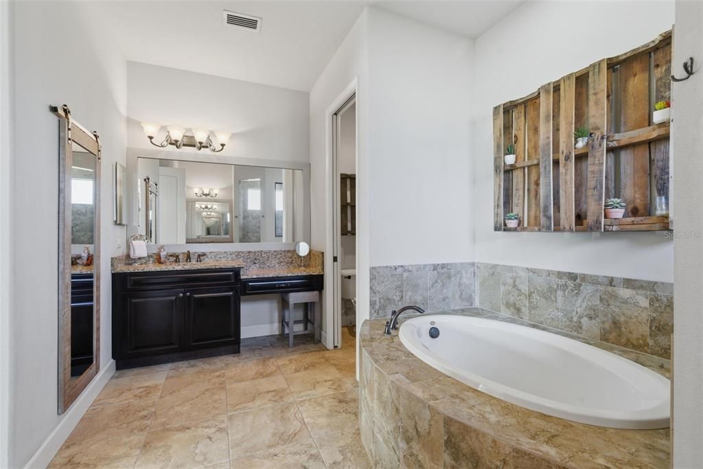 For Sale: $775,000 (4 beds, 3 baths, 2728 Square Feet)